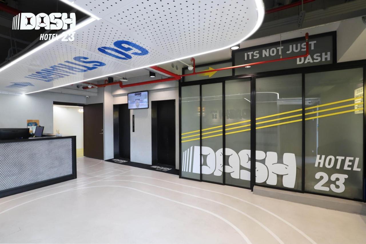 Dash 23 Hotel تاينان المظهر الخارجي الصورة